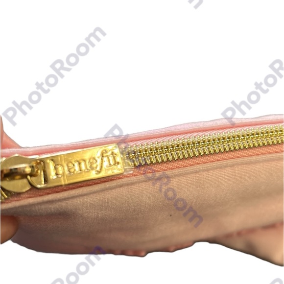 Benefit Cosmetic Pouch - Picture 3 of 4